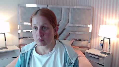 Snapshot of viioletamora chatting on 01-19-25, 08:51 Violeta online show from 01-19-25, 08:51