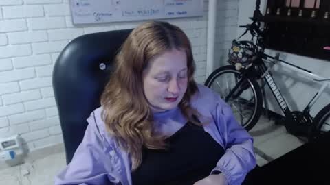 Snapshot of viioletamora chatting on 02-21-25, 01:44 Violeta online show from 02-21-25, 01:44