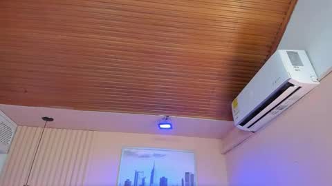 Viiolett online show from 12-20-25, 07:54