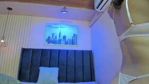 Viiolett online show from 02-15-26, 07:43