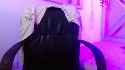 viioleta online show from 05-25-26, 12:22