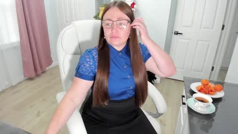 Snapshot of vika7333 chatting on 12-16-24, 03:11 Ukrainian-woman online show from 12-16-24, 03:11