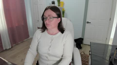 Snapshot of vika7333 chatting on 01-28-25, 08:15 Ukrainian-woman online show from 01-28-25, 08:15