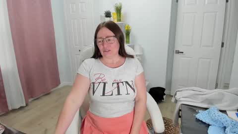 Snapshot of vika7333 chatting on 02-08-25, 02:38 Ukrainian-woman online show from 02-08-25, 02:38