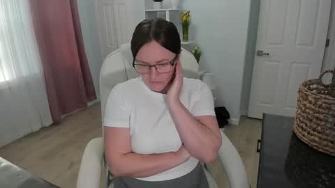 Snapshot of vika7333 chatting on 03-01-25, 03:49 Ukrainian-woman online show from 03-01-25, 03:49