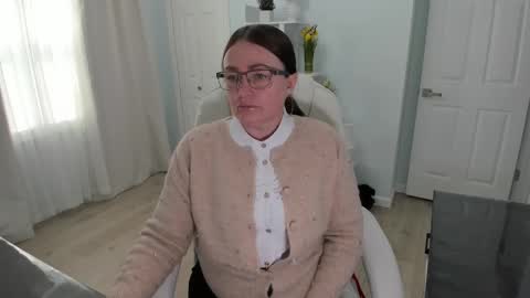 Snapshot of vika7333 chatting on 03-10-25, 05:39 Ukrainian-woman online show from 03-10-25, 05:39