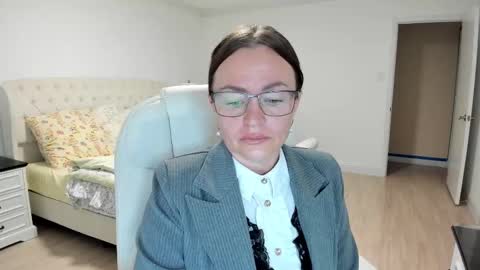 Snapshot of vika7333 chatting on 09-20-25, 11:22 Ukrainian-woman online show from 09-20-25, 11:22