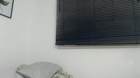 Snapshot of viki_mom chatting on 12-20-24, 05:57 Viki Mom online show from 12-20-24, 05:57