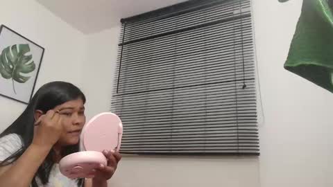 Snapshot of viki_mom chatting on 03-01-25, 02:15 Viki Mom online show from 03-01-25, 02:15