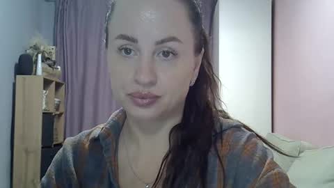 Snapshot of viki_red chatting on 11-04-25, 06:56 viki_red online show from 11-04-25, 06:56