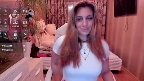 Snapshot of vikilove_ chatting on 07-25-26, 05:43 Victoria online show from 07-25-26, 05:43