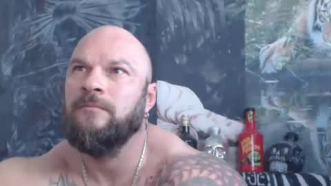 Snapshot of viking_me chatting on 05-31-26, 06:31 viking online show from 05-31-26, 06:31