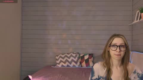 Viki online show from 10-22-25, 06:13
