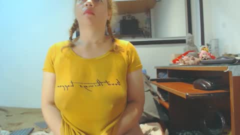 Snapshot of vikktoriaaa chatting on 12-27-24, 08:24 VIKKKTORIAAA online show from 12-27-24, 08:24