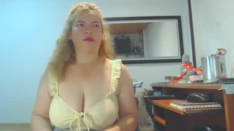 Snapshot of vikktoriaaa chatting on 02-01-25, 05:18 VIKKKTORIAAA online show from 02-01-25, 05:18