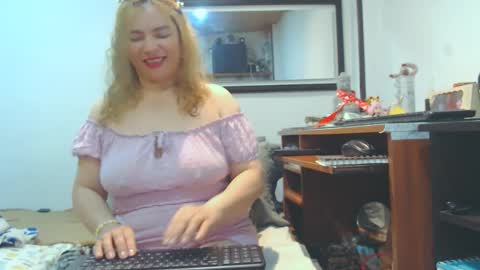 Snapshot of vikktoriaaa chatting on 02-04-25, 05:10 VIKKKTORIAAA online show from 02-04-25, 05:10