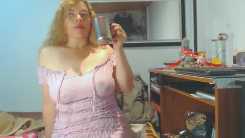 Snapshot of vikktoriaaa chatting on 02-24-25, 08:06 VIKKKTORIAAA online show from 02-24-25, 08:06