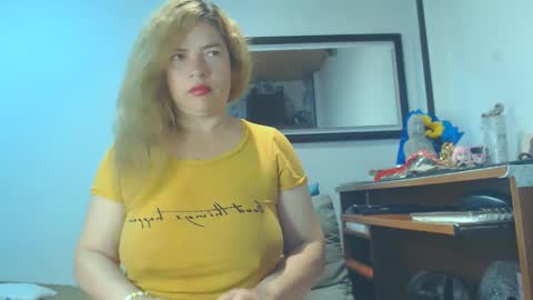 Snapshot of vikktoriaaa chatting on 03-12-25, 05:24 VIKKKTORIAAA online show from 03-12-25, 05:24