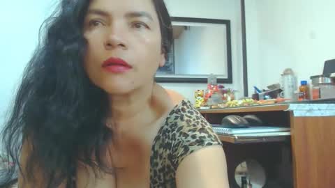 Snapshot of vikktoriaaa chatting on 10-06-25, 05:05 VIKKKTORIAAA online show from 10-06-25, 05:05