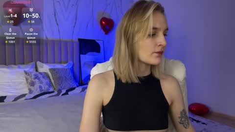 Vikky online show from 04-10-26, 01:22