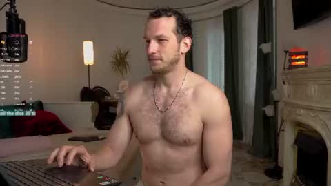 Snapshot of viktor_secret chatting on 06-18-26, 04:35 fansly VITEKsecret online show from 06-18-26, 04:35