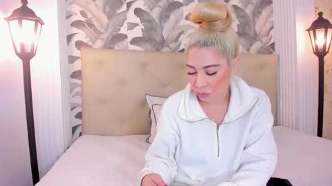 Snapshot of viktoria_davis_ chatting on 01-04-25, 03:49 Viktoria online show from 01-04-25, 03:49