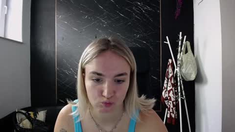 Snapshot of viktoria_lovely chatting on 07-28-26, 07:04 viktoria_lovely online show from 07-28-26, 07:04