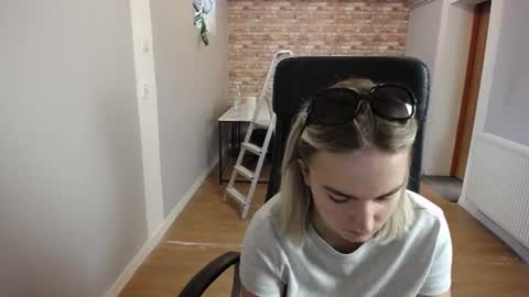 Snapshot of viktoria_lovely chatting on 07-30-26, 06:56 viktoria_lovely online show from 07-30-26, 06:56