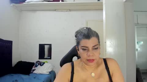 VIKY ADAMS online show from 01-18-26, 11:03