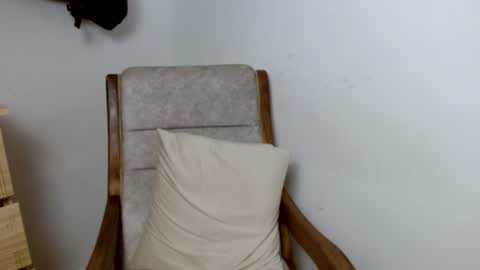 Snapshot of vikysexy28 chatting on 06-15-26, 12:57 vikysexy28 online show from 06-15-26, 12:57