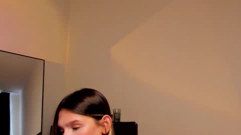 villalacute online show from 12-19-25, 08:54