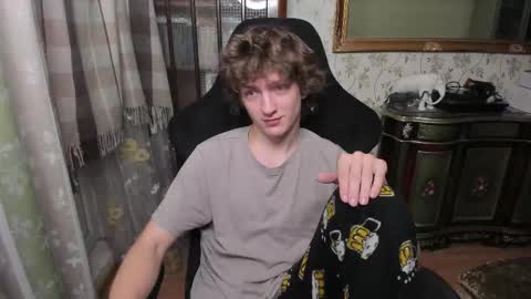 Dimoooooon online show from 12-17-25, 01:33