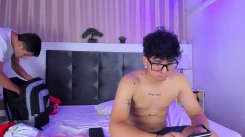 Snapshot of vincent_bowie chatting on 01-30-25, 03:44 Lucas - Sam - Sophie online show from 01-30-25, 03:44