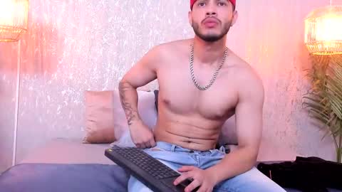 Snapshot of vincentblack_ chatting on 09-18-25, 04:47 Vincent online show from 09-18-25, 04:47