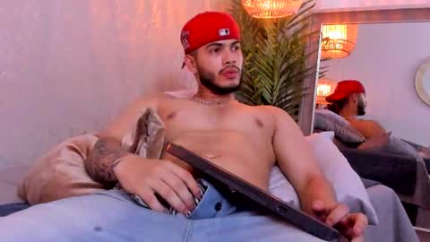 Snapshot of vincentblack_ chatting on 09-24-25, 03:43 Vincent online show from 09-24-25, 03:43