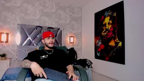 Snapshot of vincentblack_ chatting on 10-15-25, 04:23 Vincent online show from 10-15-25, 04:23