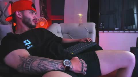 Snapshot of vincentblack_ chatting on 07-12-26, 05:42 Vincent online show from 07-12-26, 05:42