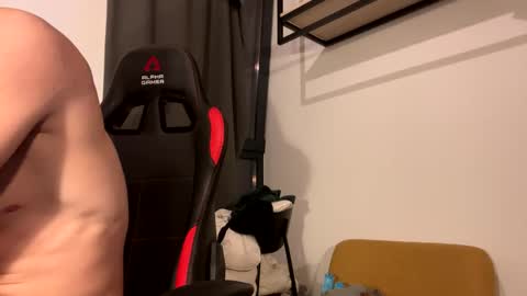 Snapshot of vincentprice69 chatting on 02-12-26, 08:04 vincentprice69 online show from 02-12-26, 08:04