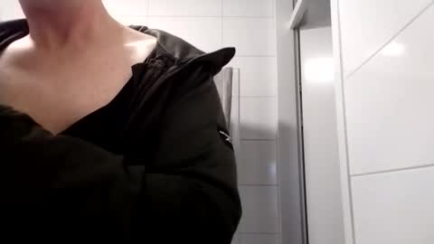 Snapshot of vinceplayer1992 chatting on 11-28-25, 11:02 Loved online show from 11-28-25, 11:02