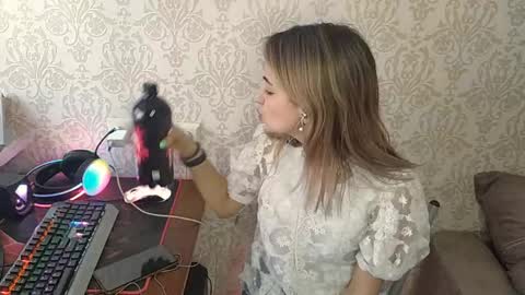 Mira online show from 05-06-26, 04:12