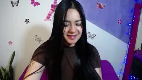 Snapshot of vio_let_ chatting on 02-04-26, 07:47 Daniela online show from 02-04-26, 07:47