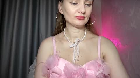 Funny  girl online show from 11-26-25, 07:59