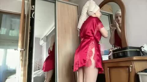 Snapshot of viola_1 chatting on 04-26-26, 03:37 Funny girl online show from 04-26-26, 03:37