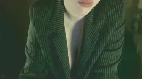 Snapshot of viola_bunny chatting on 01-23-25, 07:18 Viola Bunny online show from 01-23-25, 07:18