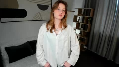 Viola but friends call me Sisi online show from 03-01-26, 10:17