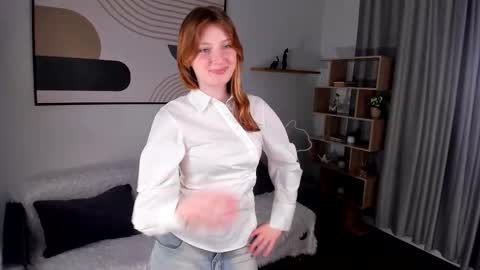 Viola but friends call me Sisi online show from 03-10-26, 03:39