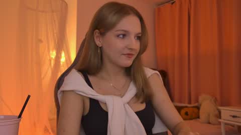 Snapshot of violamore chatting on 07-03-26, 06:58 violamore online show from 07-03-26, 06:58
