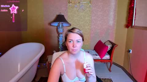 Viola online show from 12-21-25, 04:30