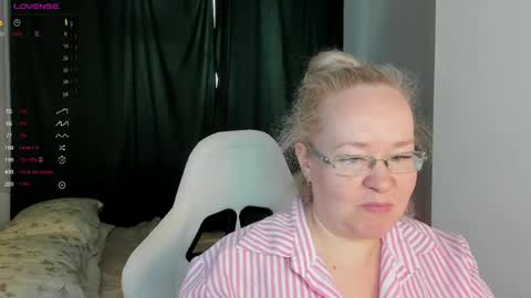 violasmithh online show from 05-20-26, 04:40