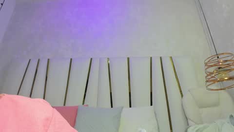 Snapshot of violeet_gray chatting on 05-21-26, 11:39 violeet_gray online show from 05-21-26, 11:39